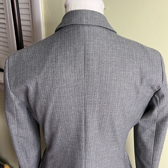 United colors of Benetton gray 2 button front pockets pinstripe blazer - Picture 16 of 17